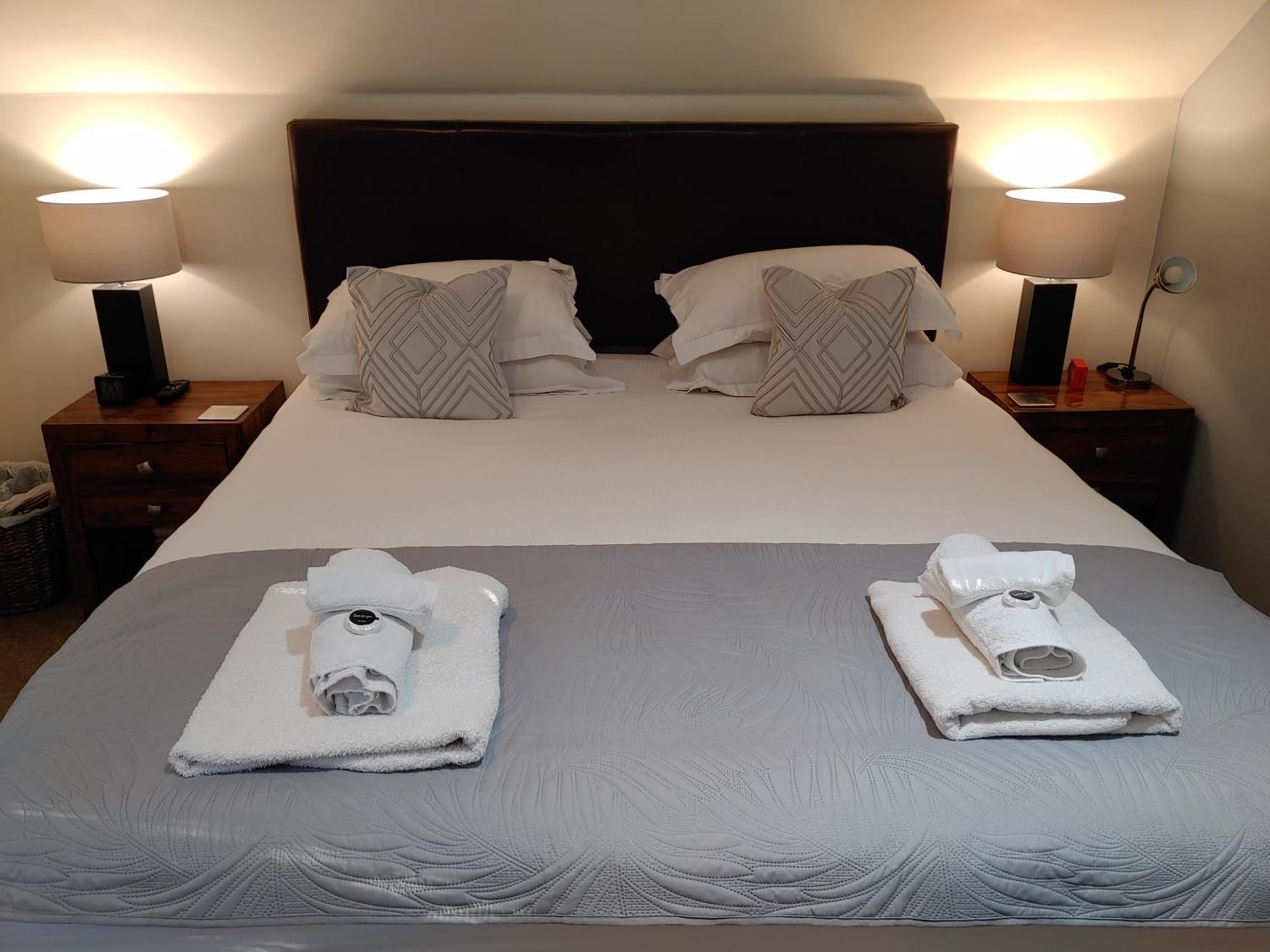 The House - Free 1st Breakfast - Free Parking * Bath