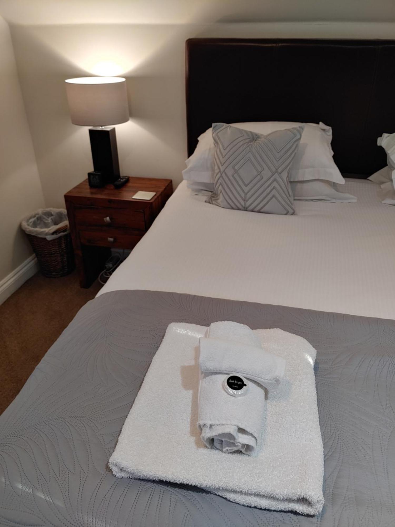 The House - Free 1st Breakfast - Free Parking Apartment