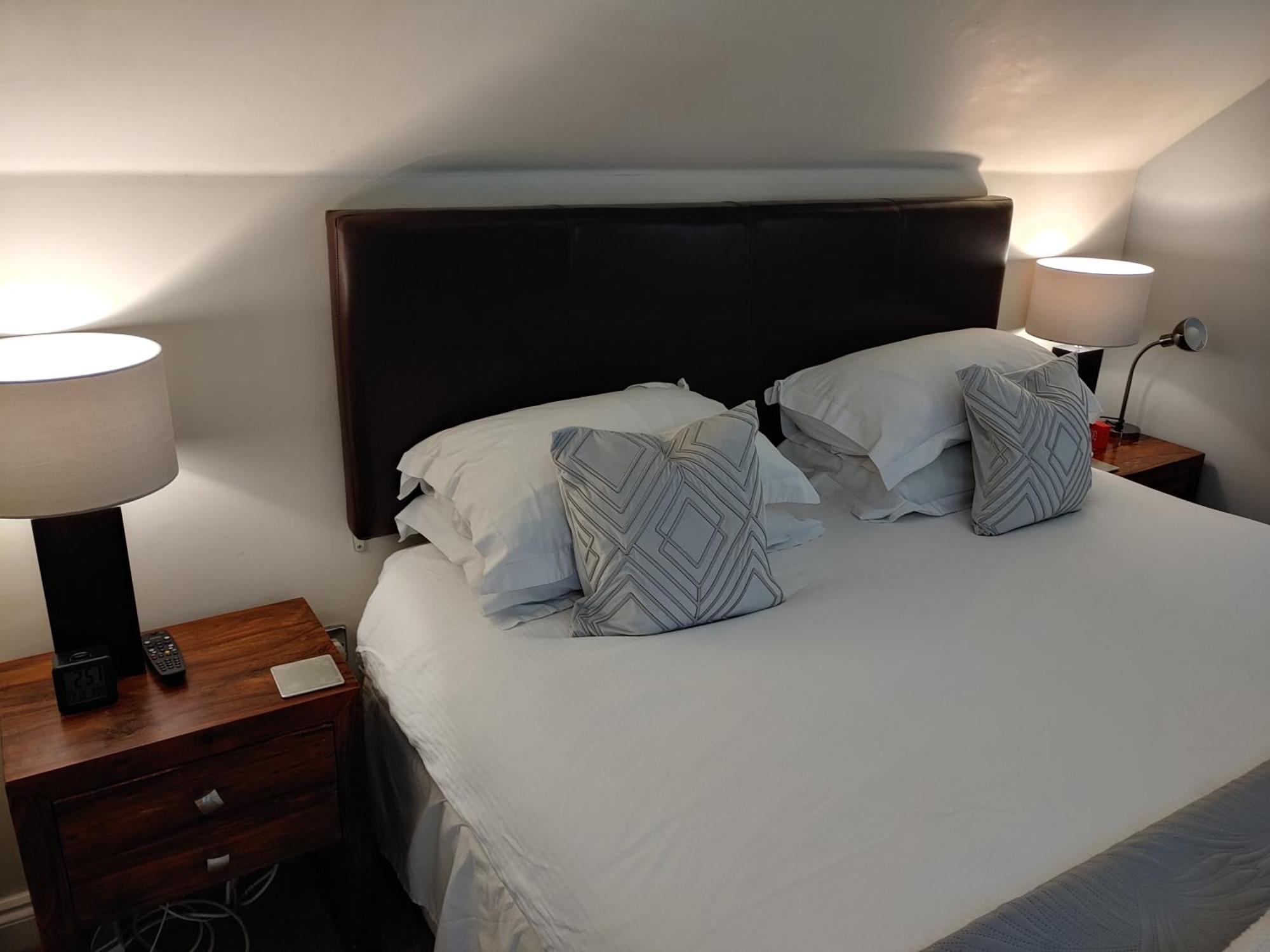 The House - Free 1st Breakfast - Free Parking Apartment *