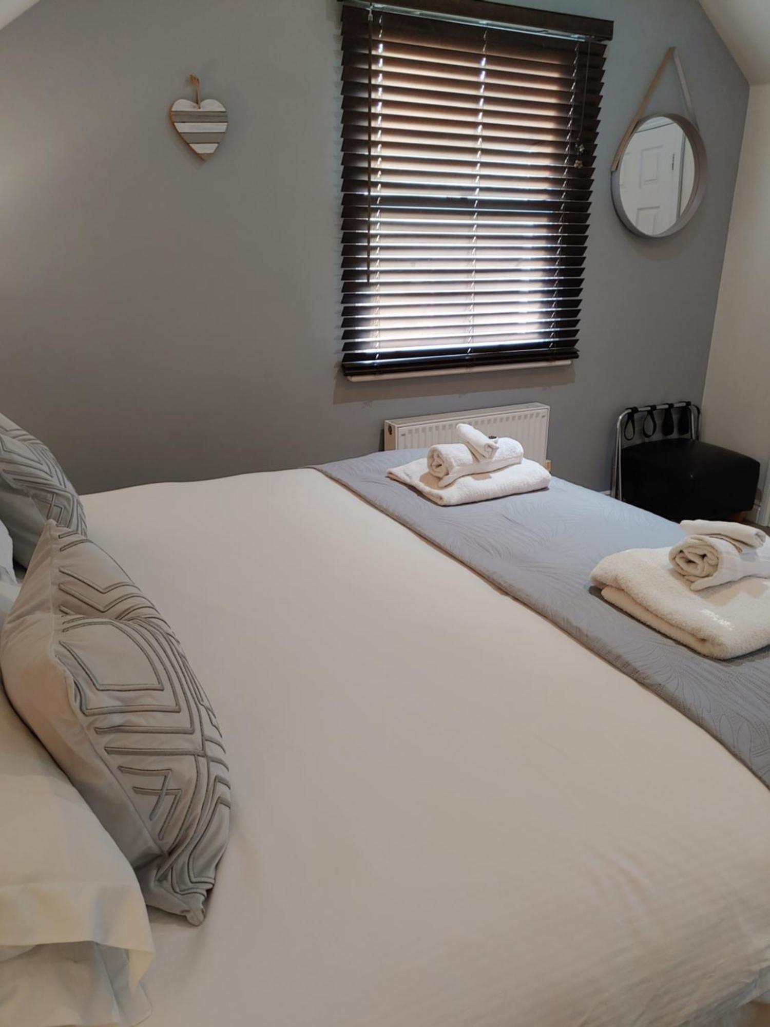 The House - Free 1st Breakfast - Free Parking Apartment Bath