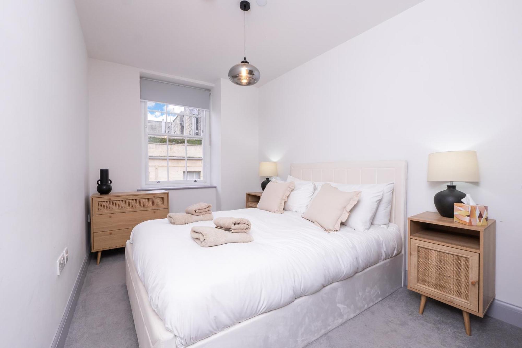 Street Penthouse Apartment Bath
