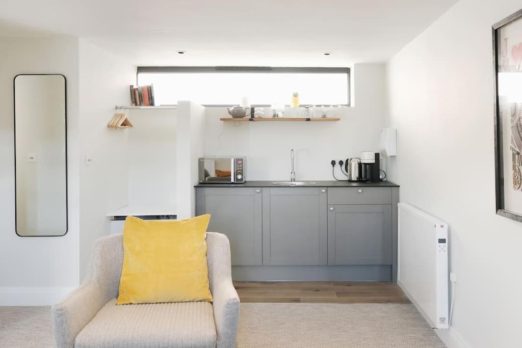 Apartment The Portland Mews With Parking Bath