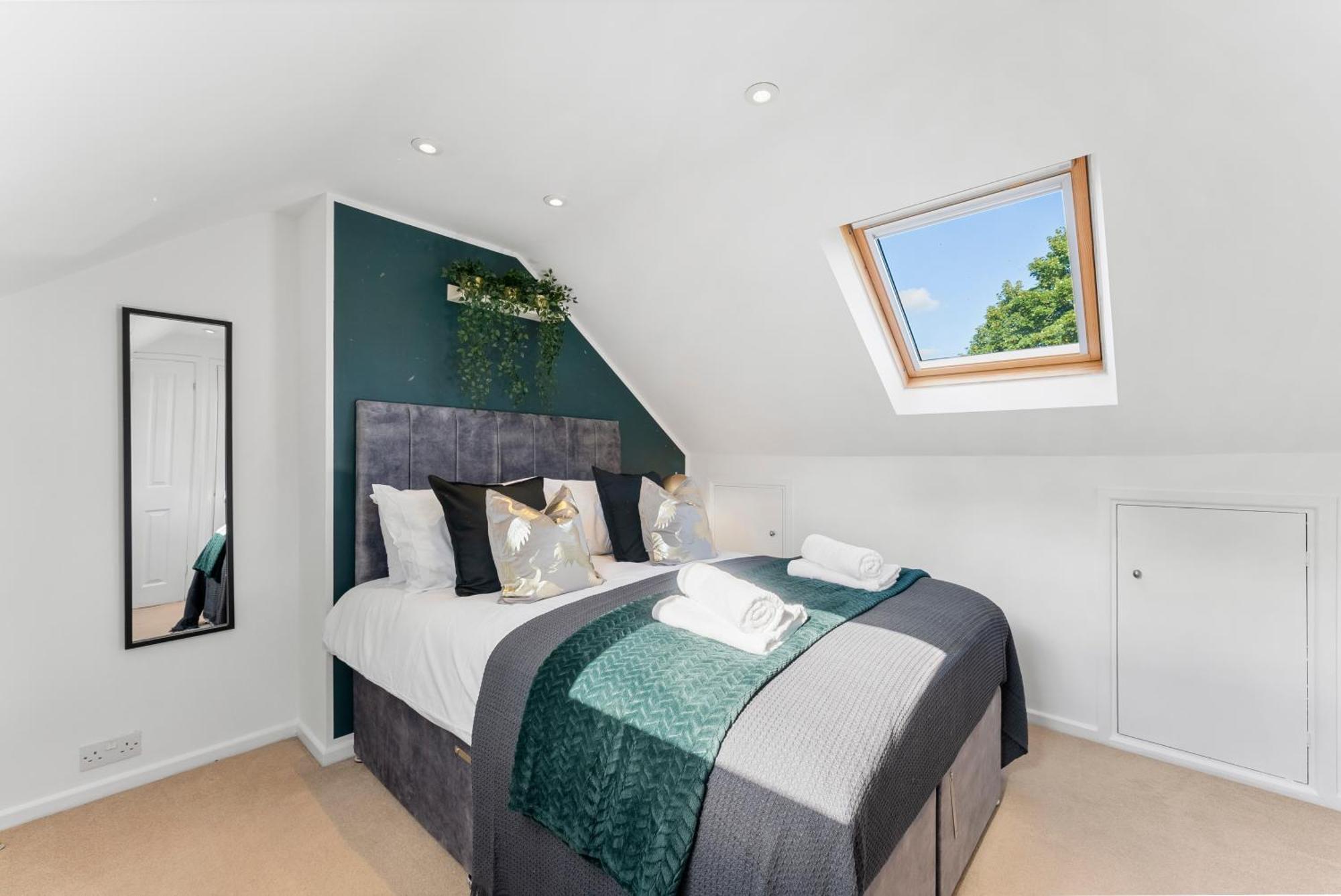 Holiday home Stylish And Stunning 4 Bed In Bath - Parking And Garden