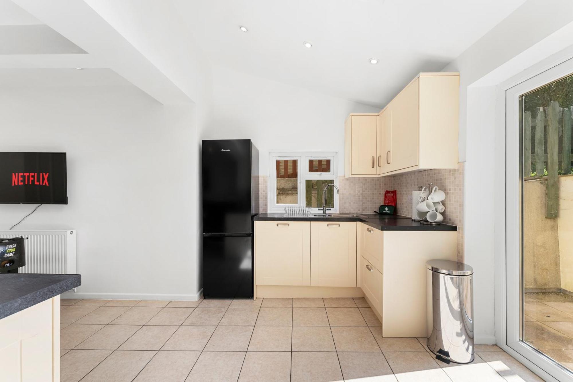 Holiday home Stylish And Stunning 4 Bed In Bath - Parking And Garden