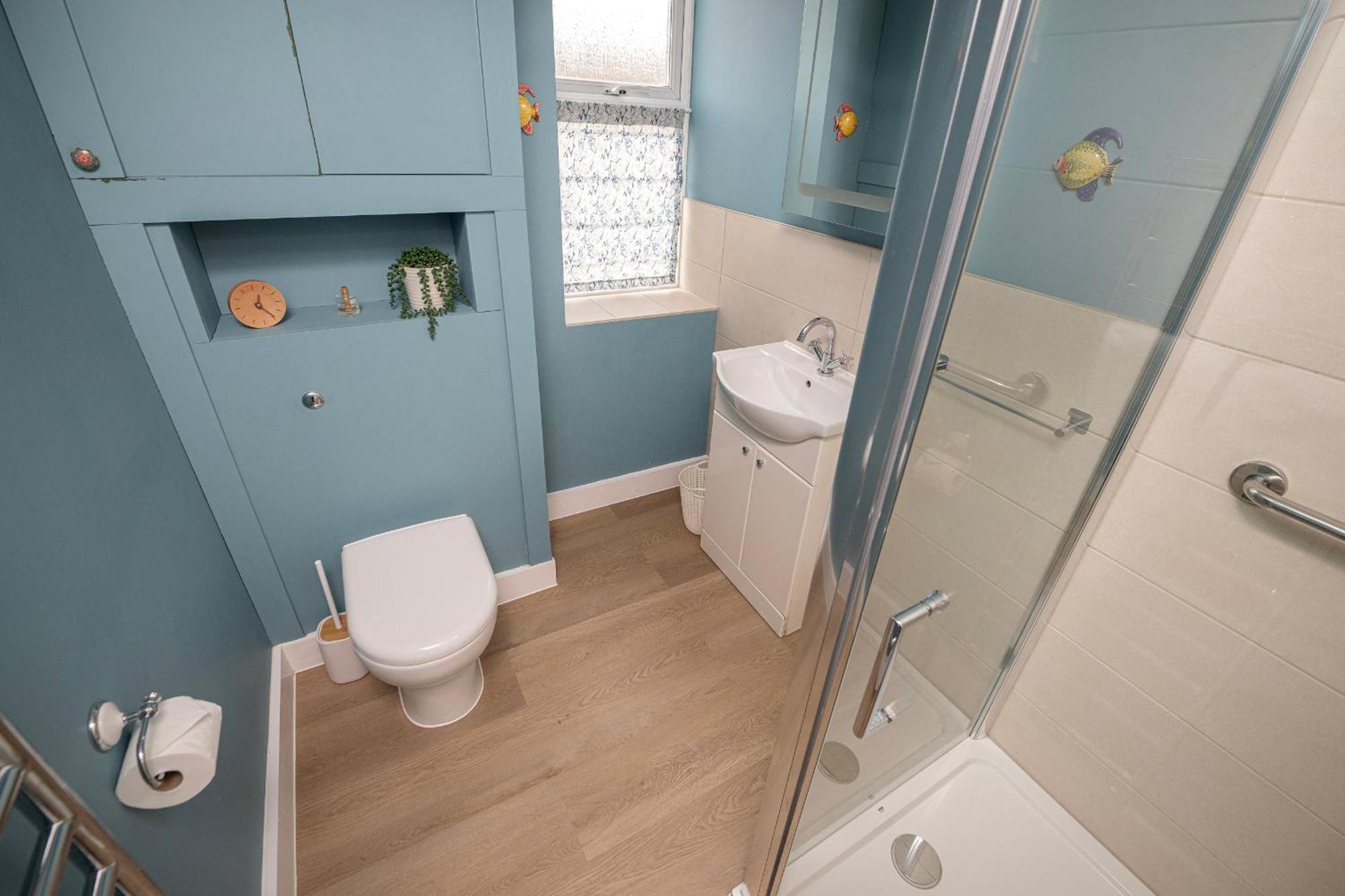 Churchill House - Two Bedrooms - Street Parking - Garden Holiday home Bath