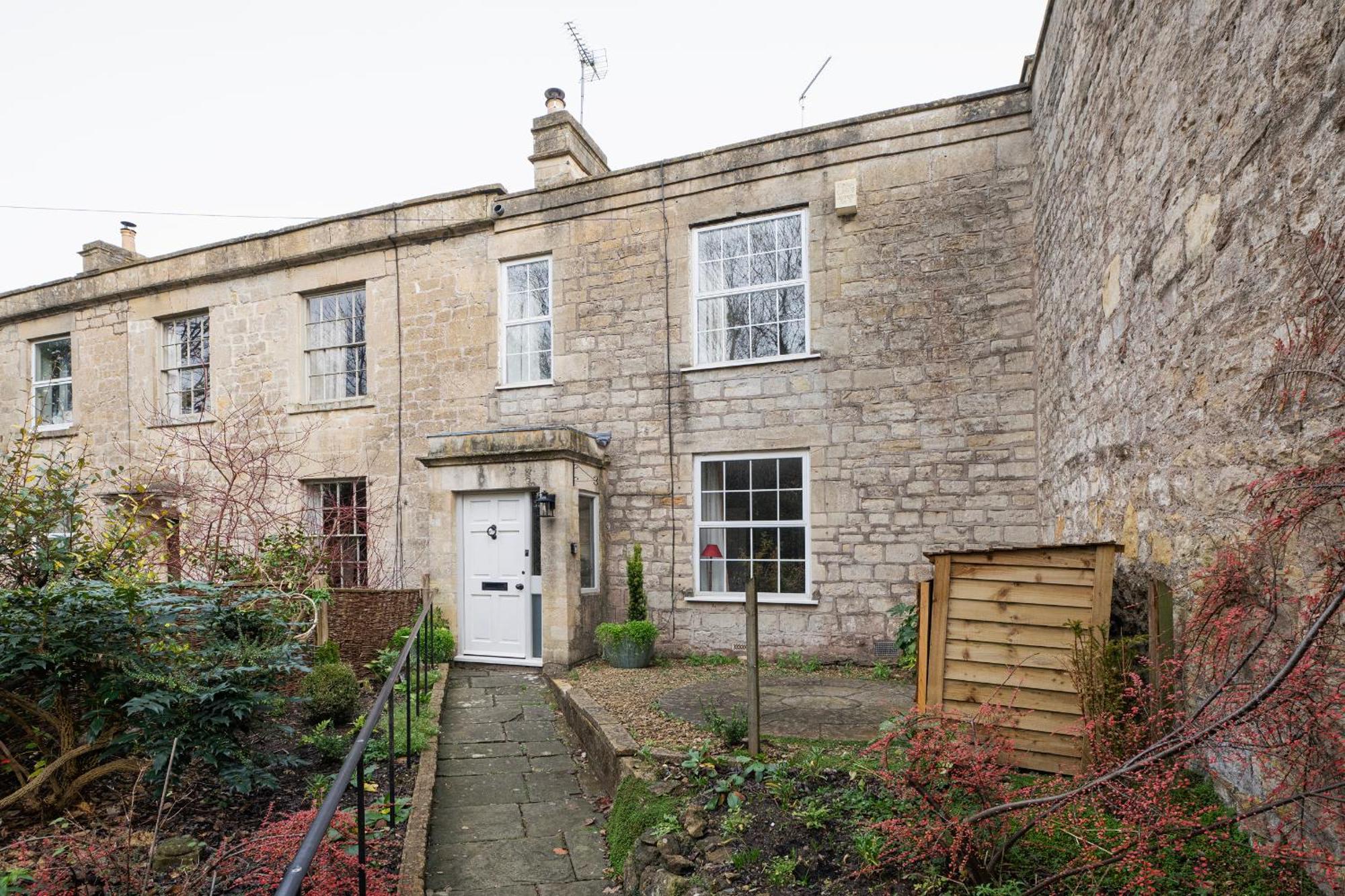 Churchill House - Two Bedrooms - Street Parking - Garden Holiday home Bath