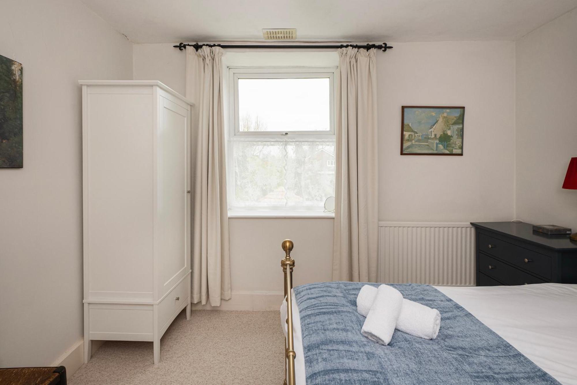 Churchill House - Two Bedrooms - Street Parking - Garden * Bath