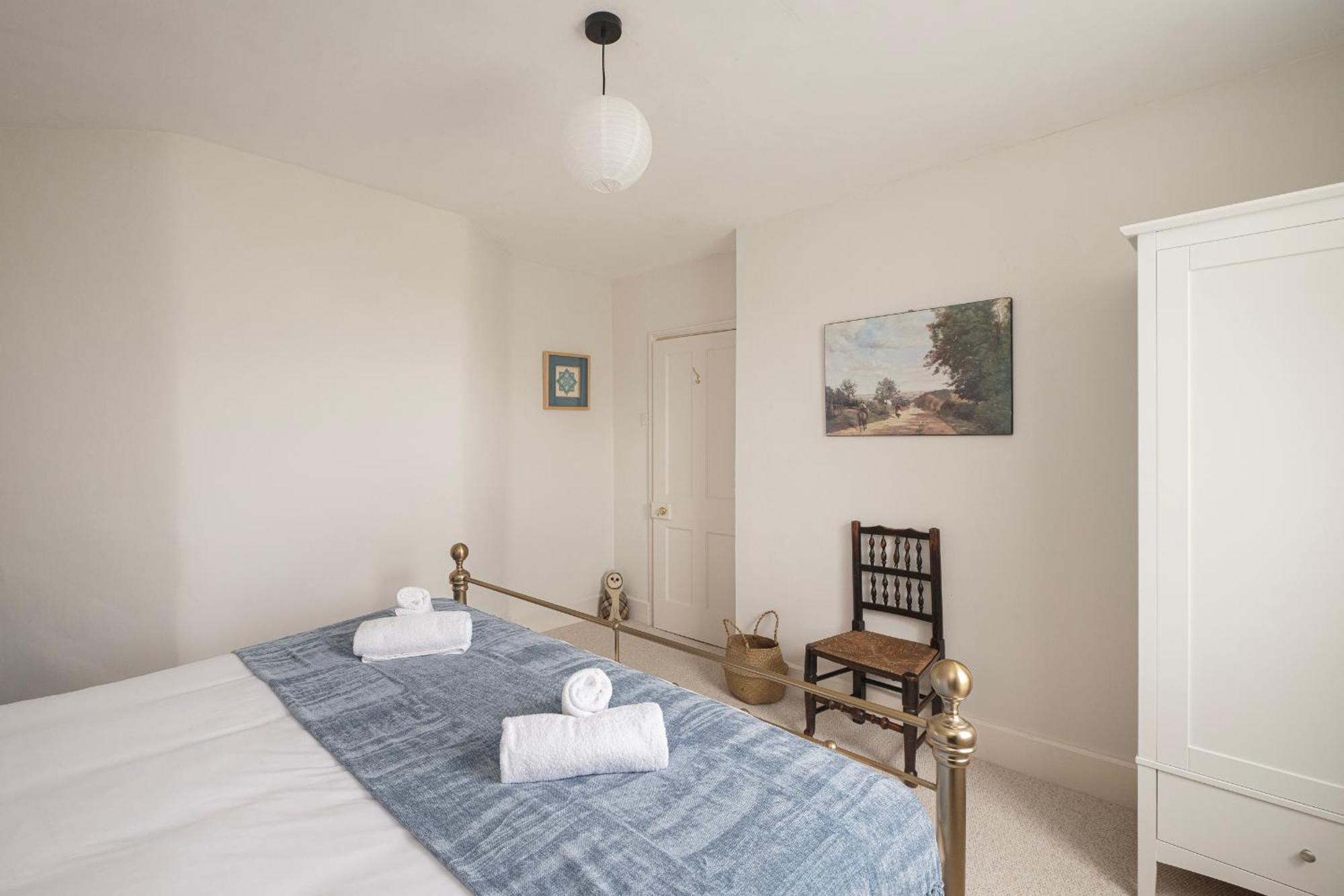 Holiday home Churchill House - Two Bedrooms - Street Parking - Garden *