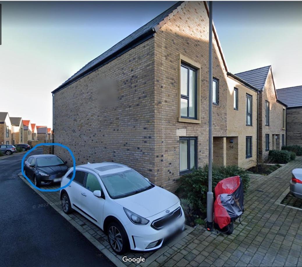 Modern 3 Bedroom House With Parking Bath