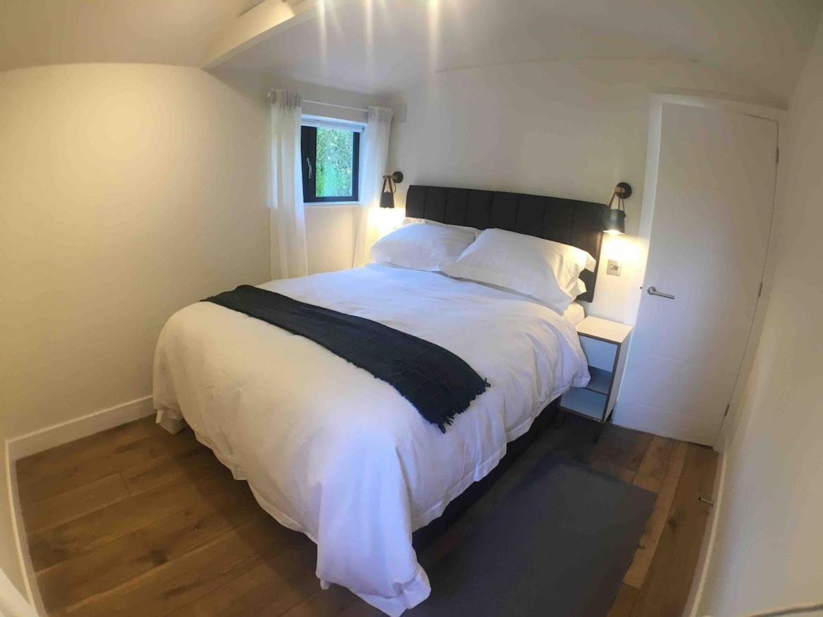 Holiday home Self Contained 1 Bed House V Near Centre, Parking