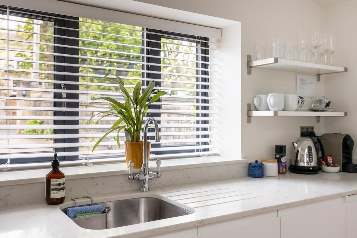 Self Contained 1 Bed House V Near Centre, Parking * Bath