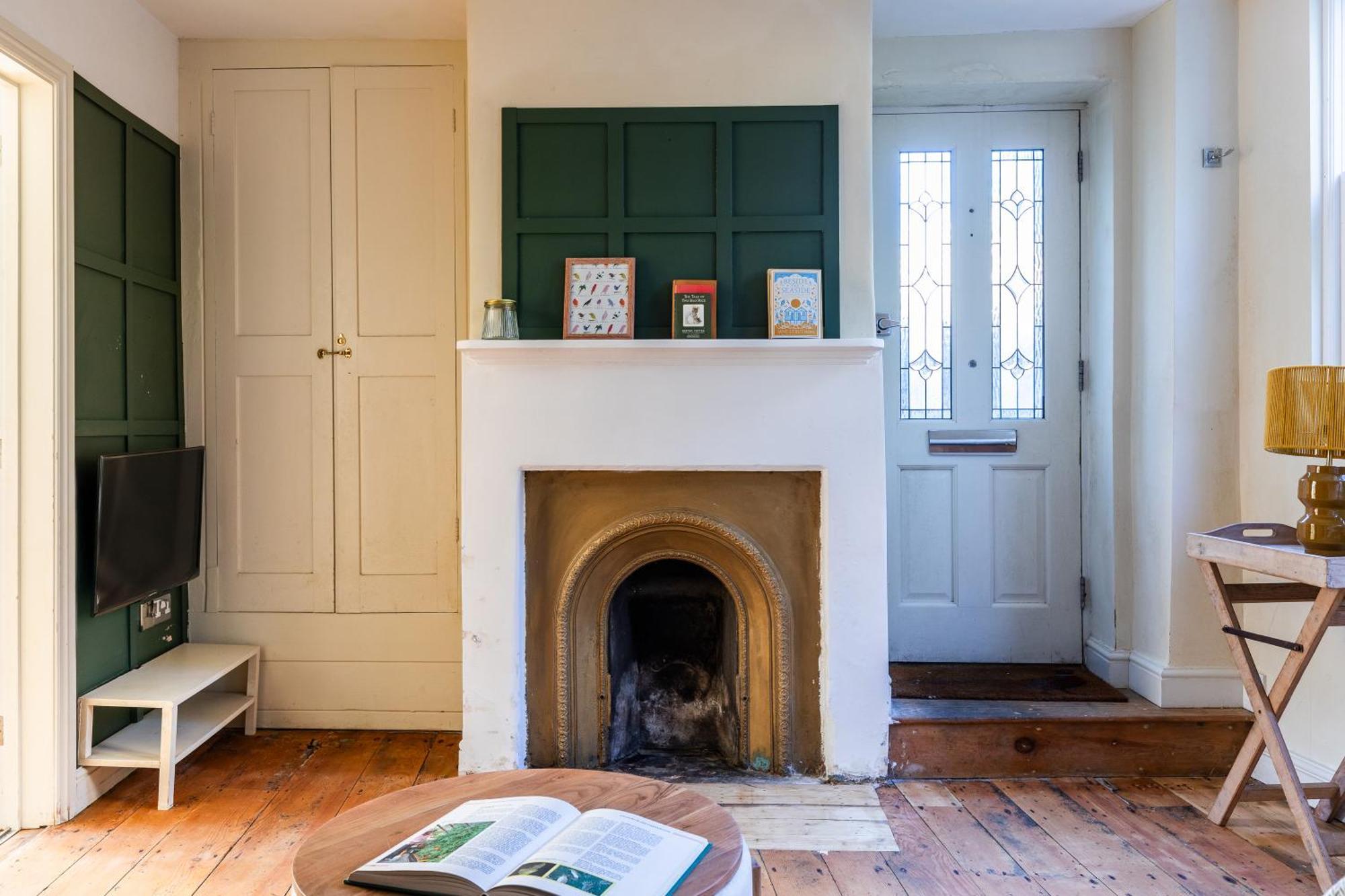 Apartment Hidden Retreat