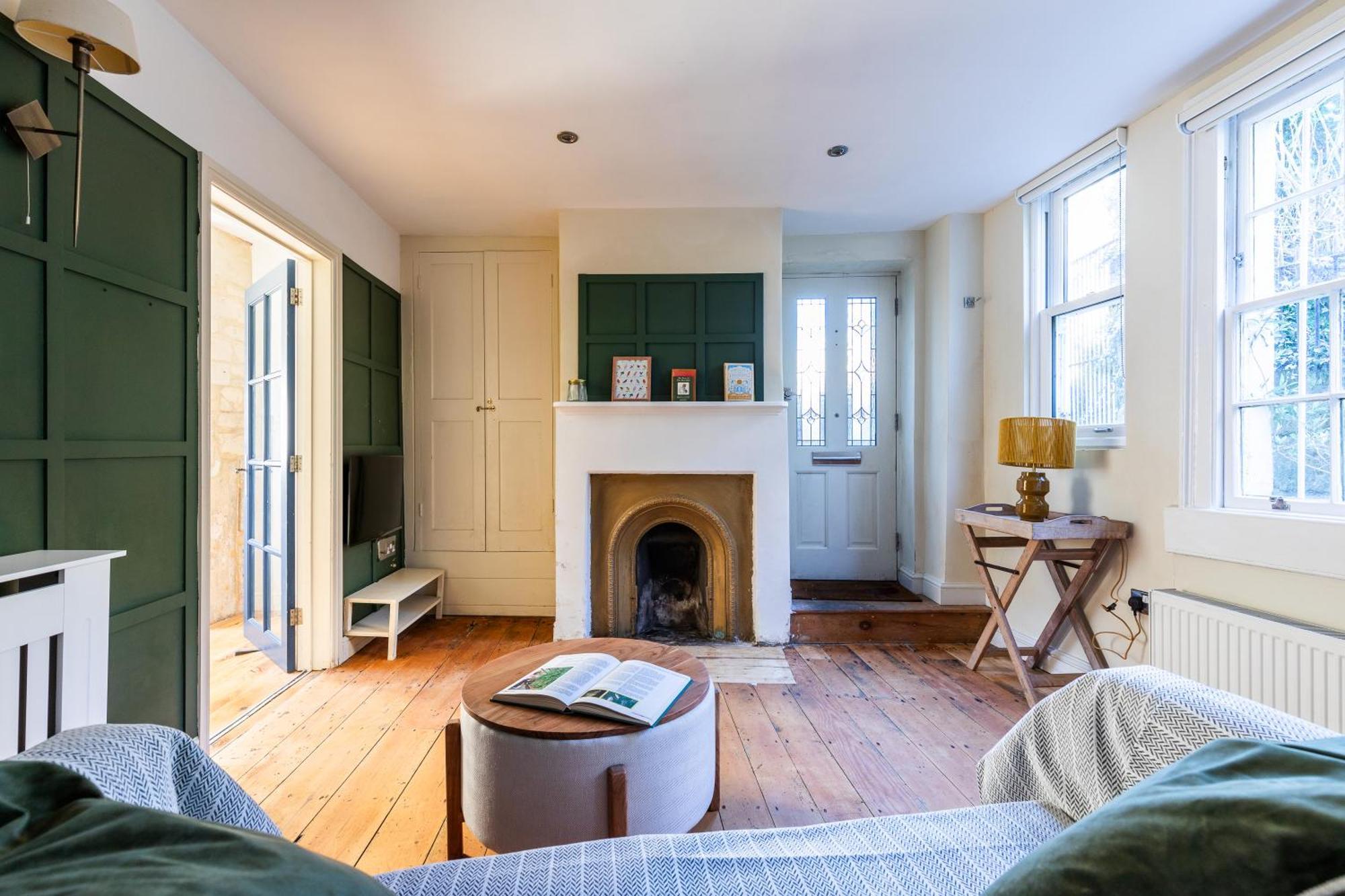Apartment Hidden Retreat