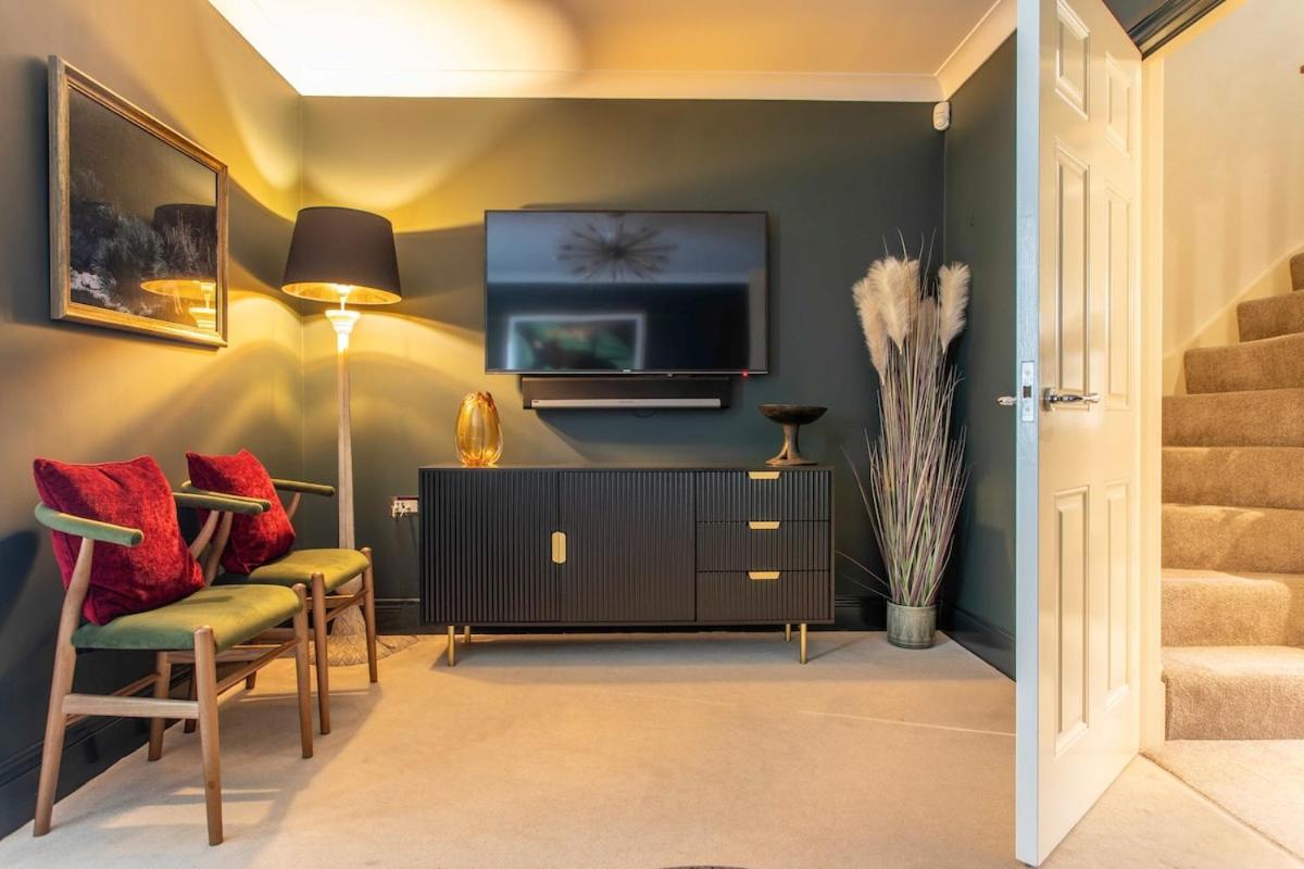 Celebration House - Sleeps 13 - Bath
