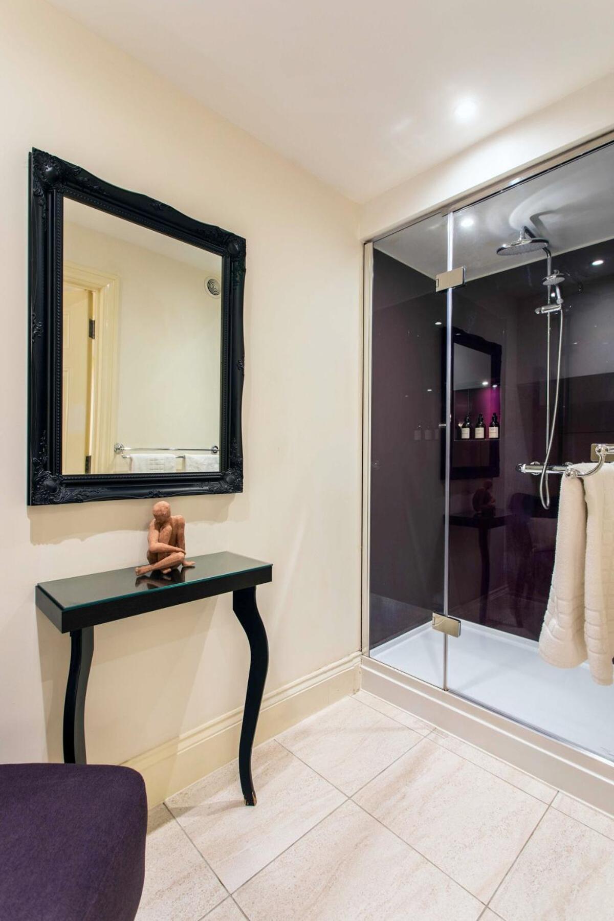 Celebration House - Sleeps 13 -