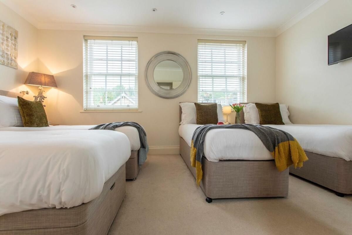 Celebration House - Sleeps 13 - Bath