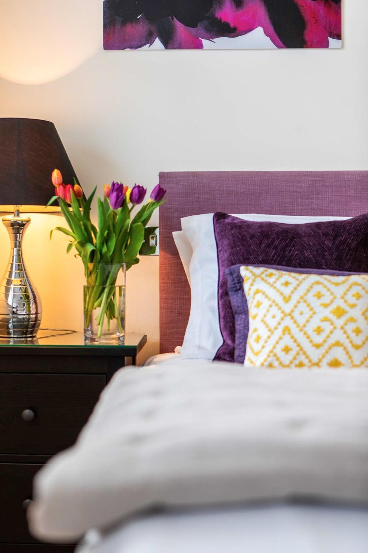 Celebration House - Sleeps 13 - Bath