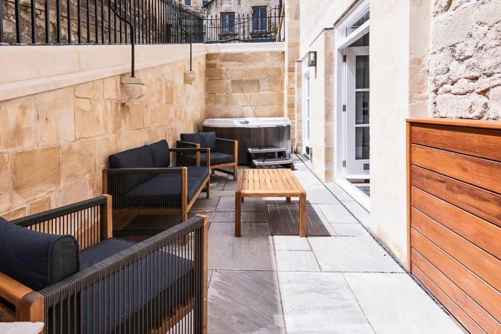 Former Wine Vaults With Hot Tub & Private Courtyard *