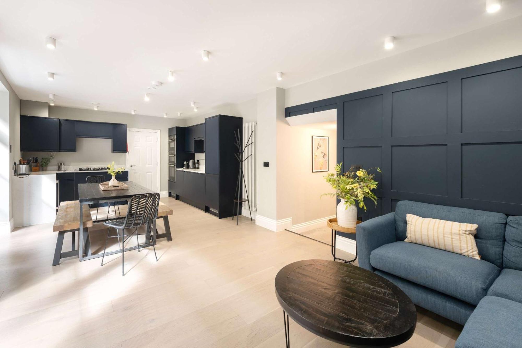 Former Wine Vaults With Hot Tub & Private Courtyard Bath