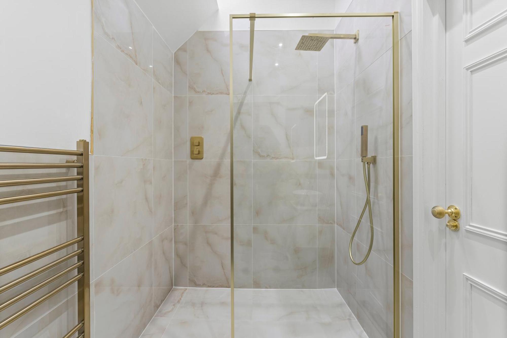 The Gatsby - Luxury 4 Bedroom Abode In Apartment *