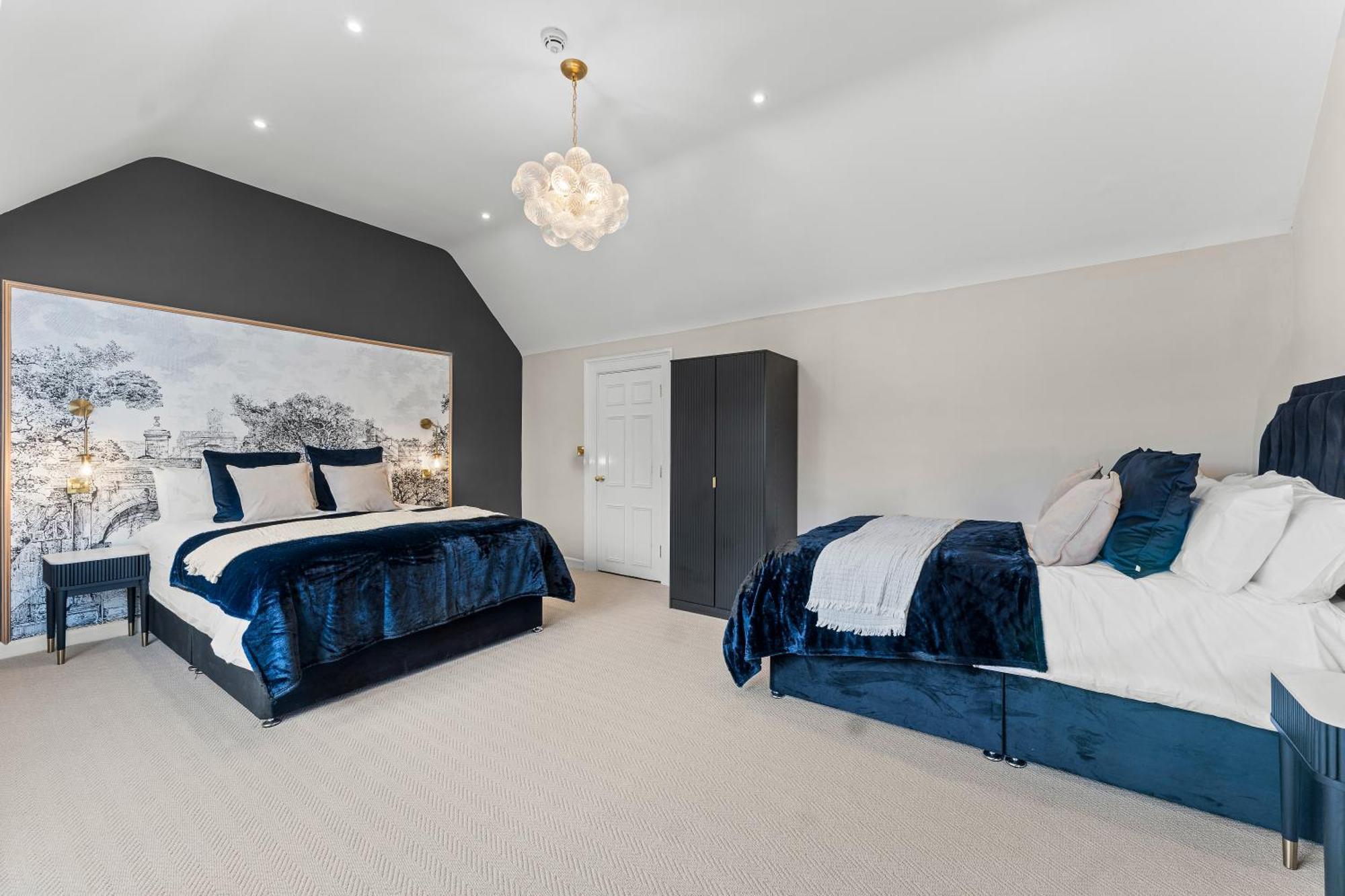 The Gatsby - Luxury 4 Bedroom Abode In Apartment