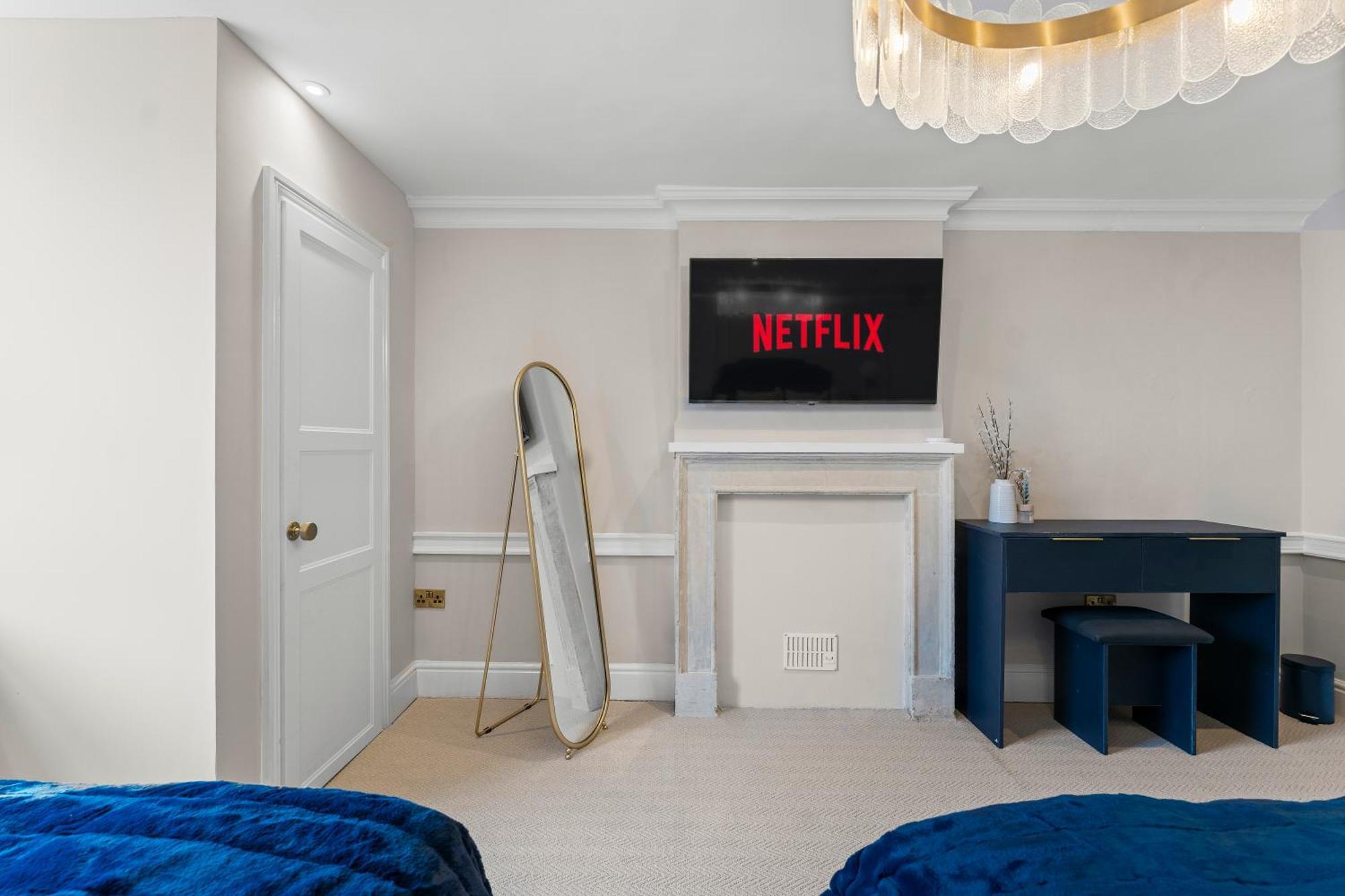 The Gatsby - Luxury 4 Bedroom Abode In Apartment