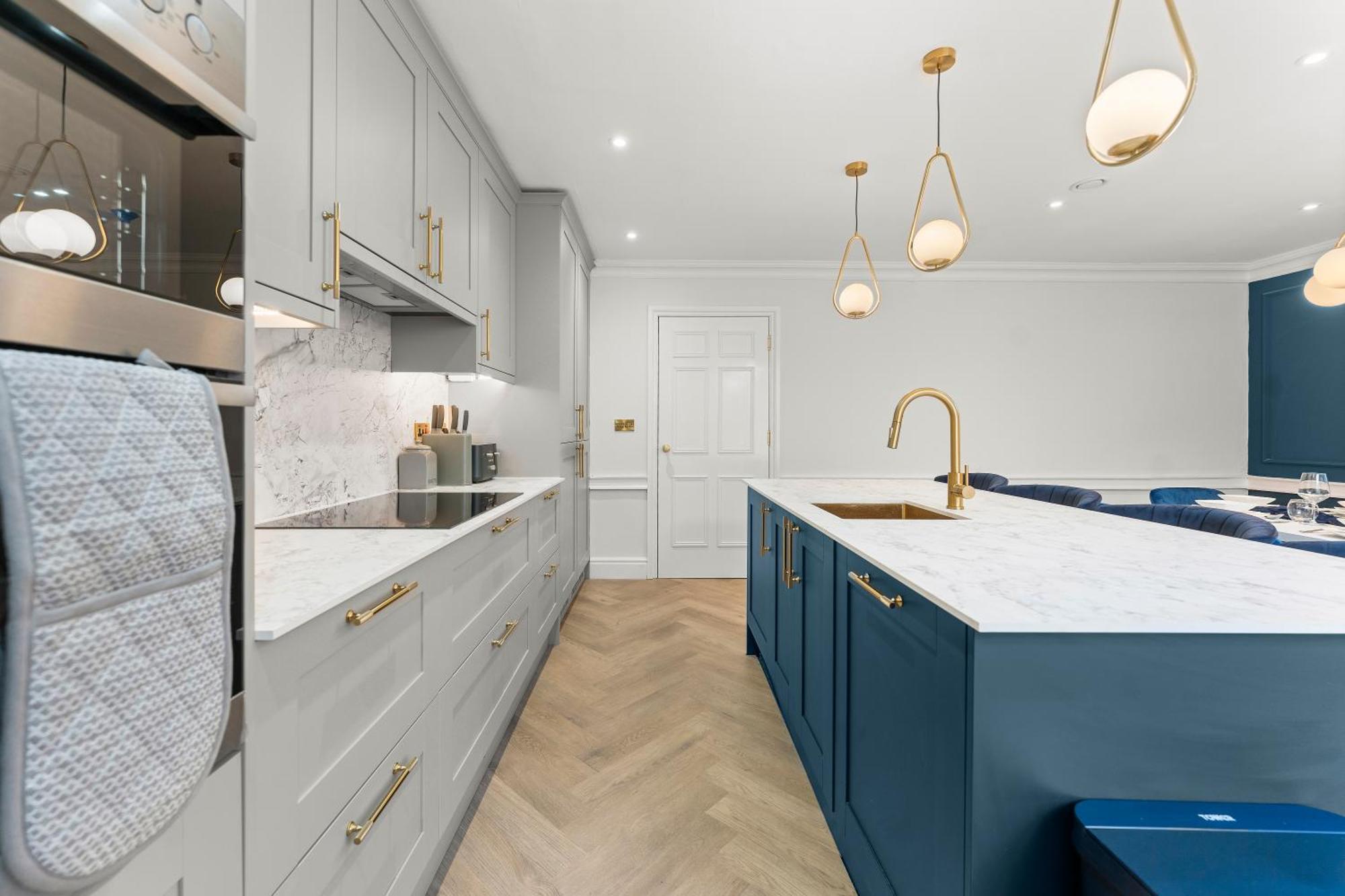 The Gatsby - Luxury 4 Bedroom Abode In Apartment