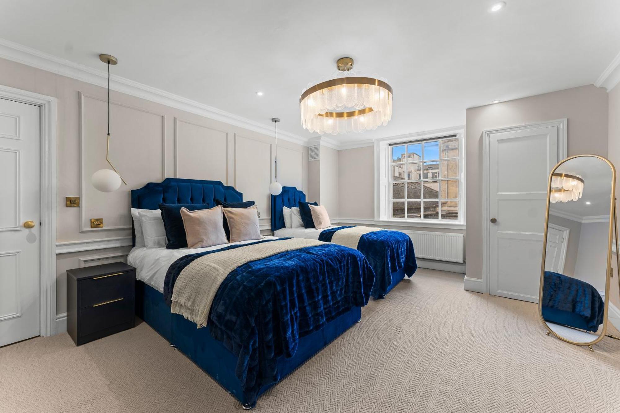The Gatsby - Luxury 4 Bedroom Abode In