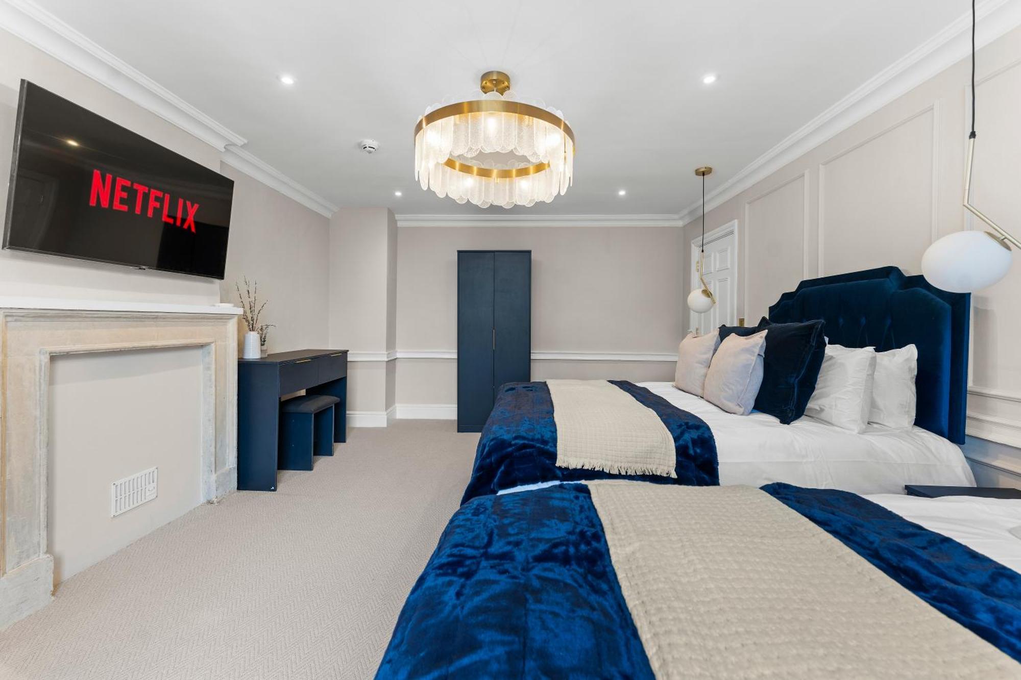 The Gatsby - Luxury 4 Bedroom Abode In Apartment