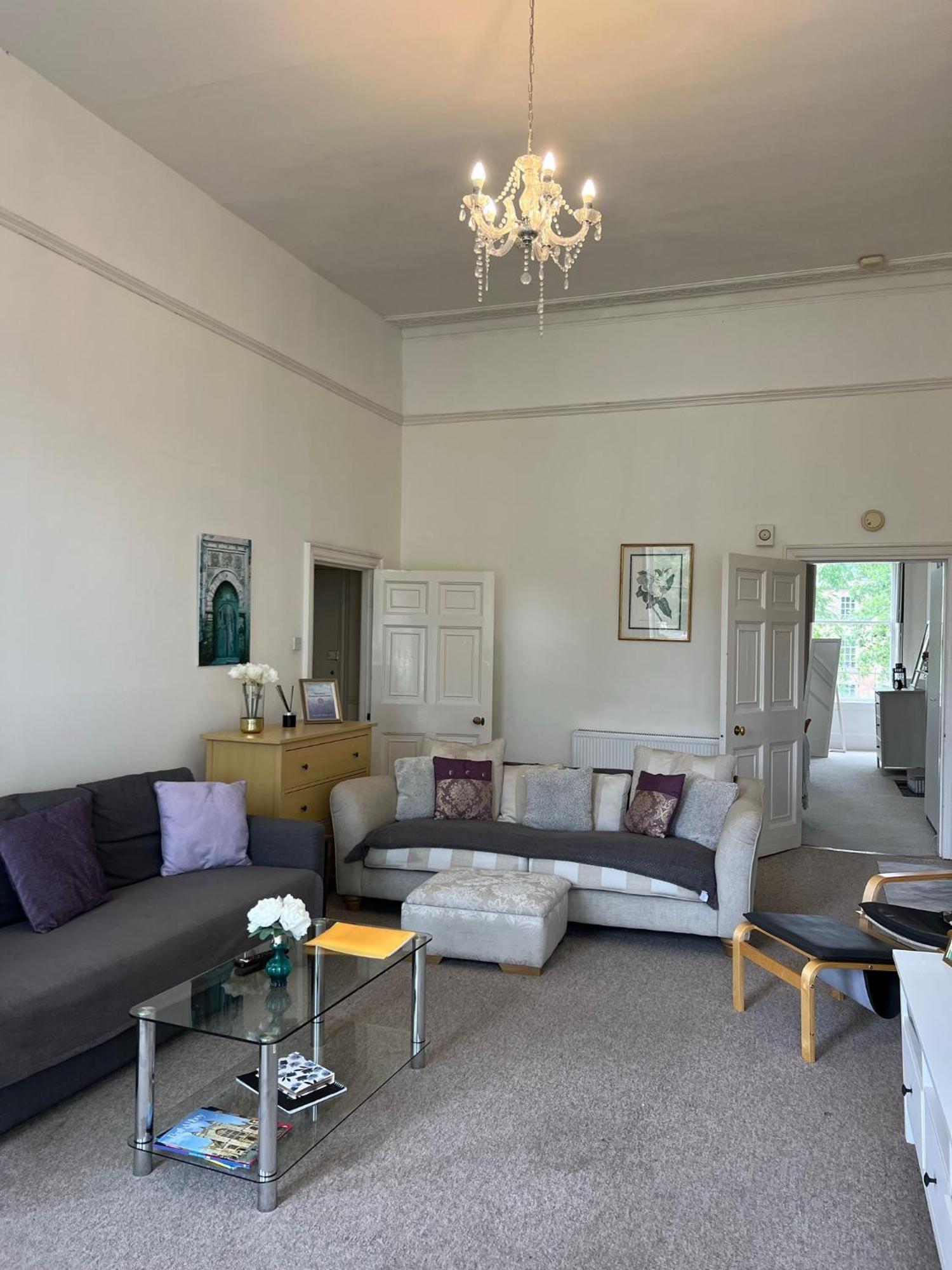 Apartment Grosvenor In - Great For Families, Groups, Couples, 80 Sq M, Parking *