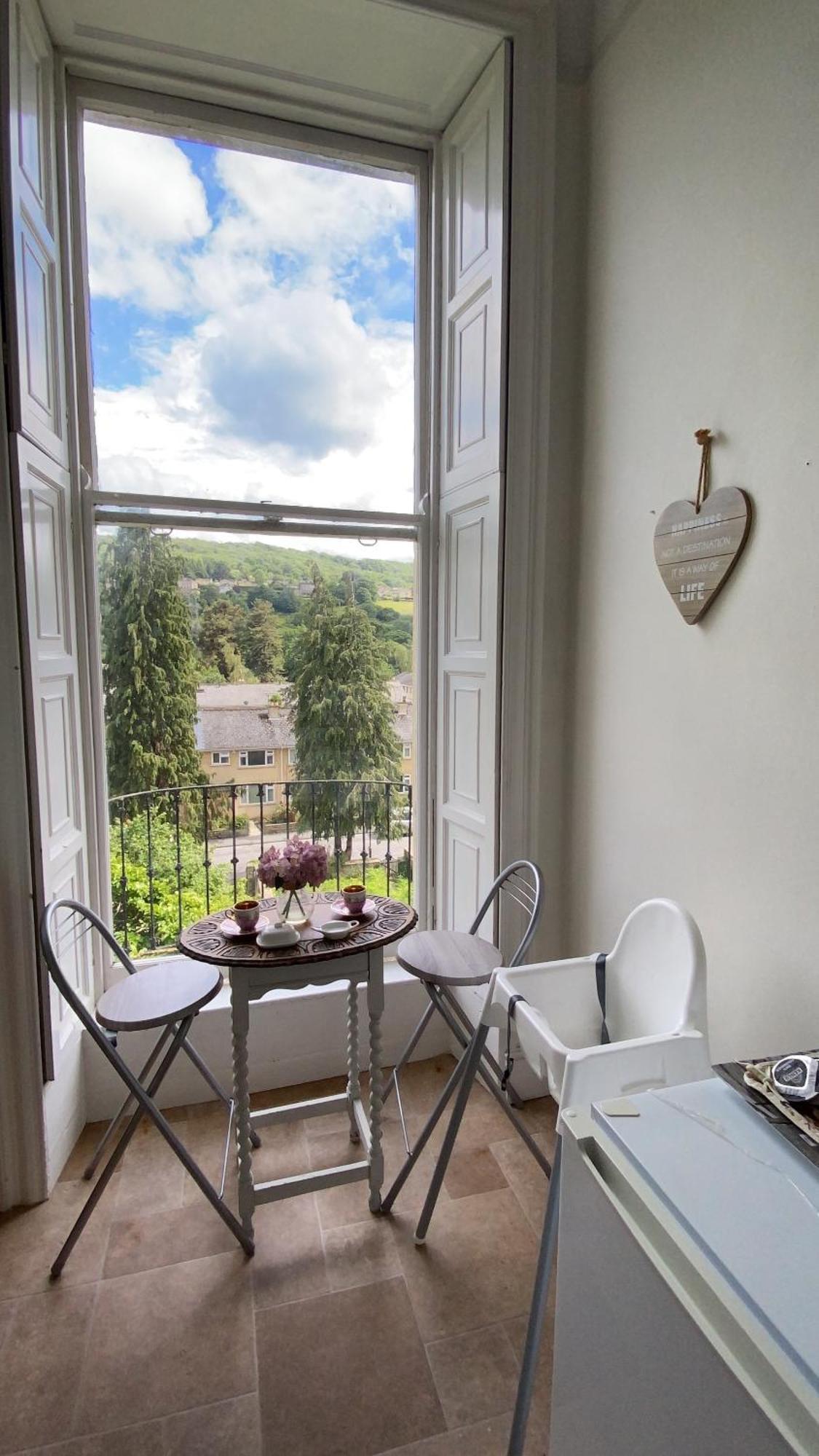 Grosvenor In - Great For Families, Groups, Couples, 80 Sq M, Parking *