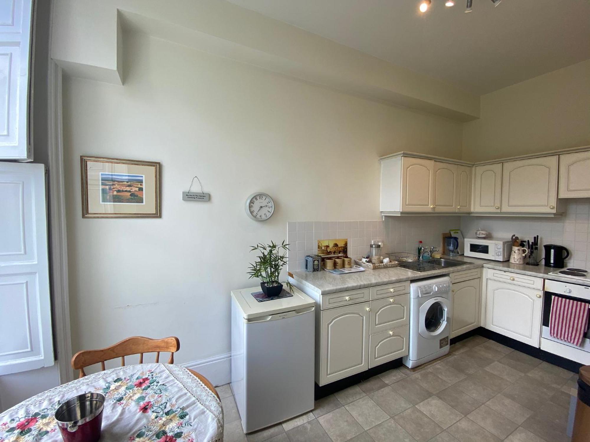 Apartment Grosvenor In - Great For Families, Groups, Couples, 80 Sq M, Parking