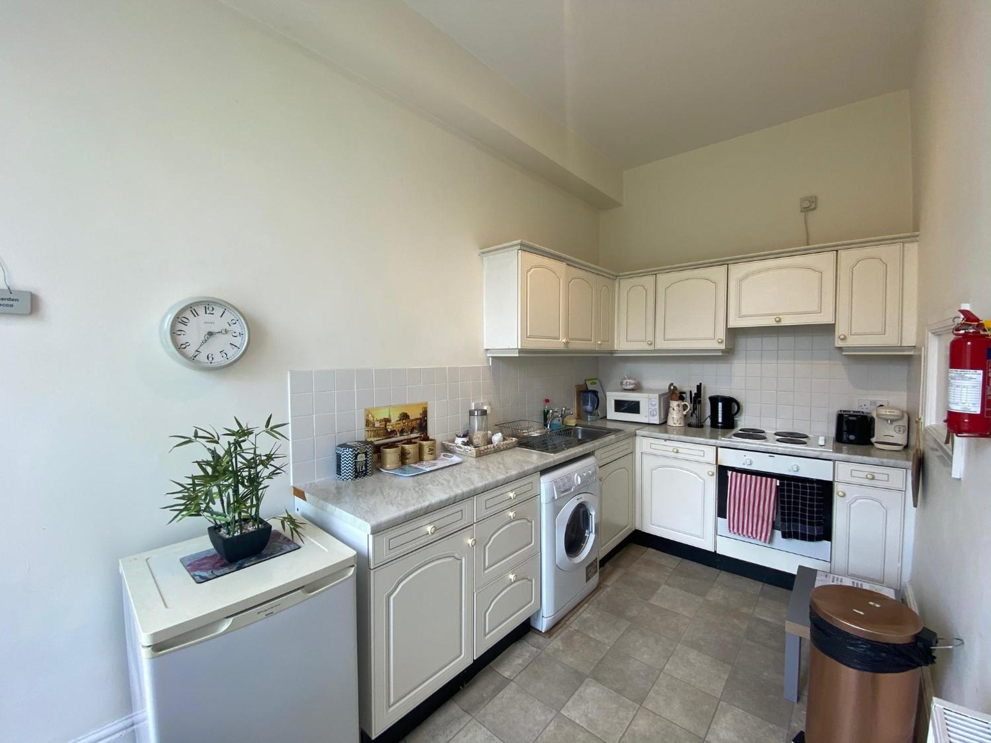 Apartment Grosvenor In - Great For Families, Groups, Couples, 80 Sq M, Parking *