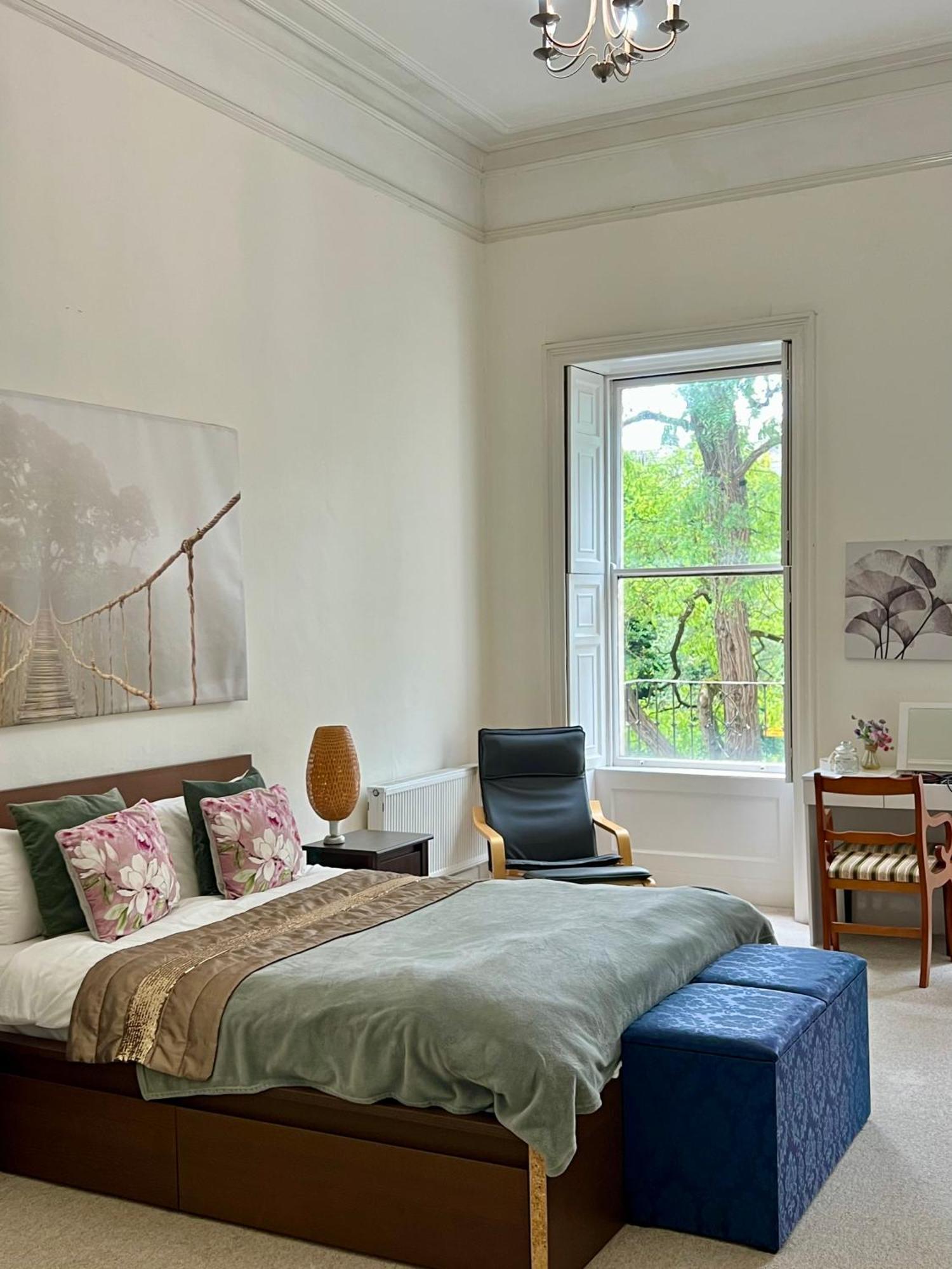 Apartment Grosvenor In - Great For Families, Groups, Couples, 80 Sq M, Parking *