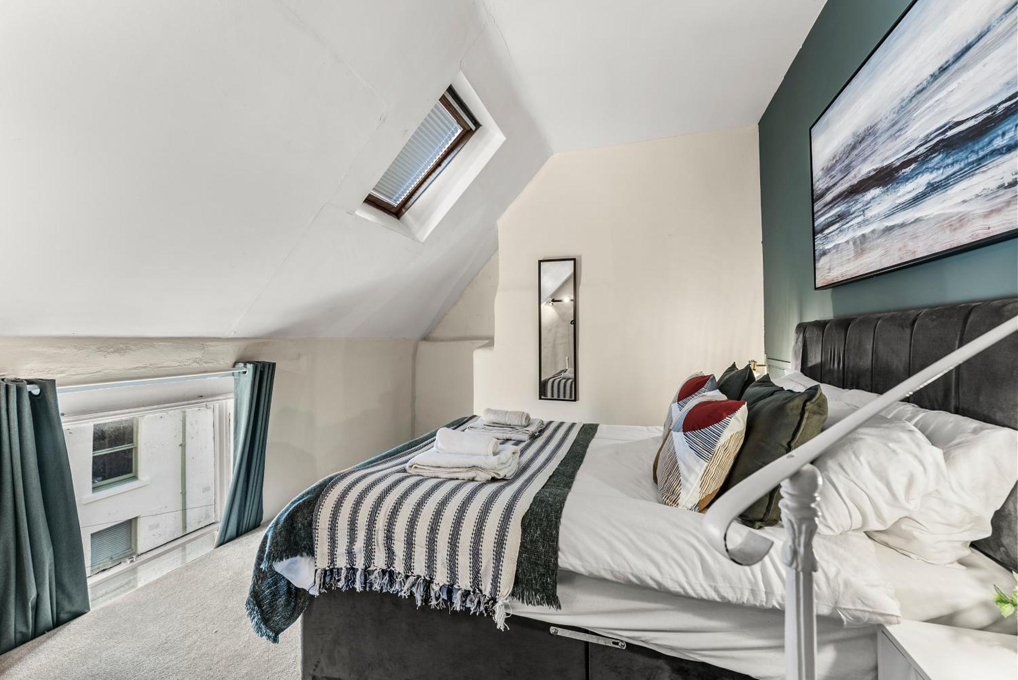 200 Year Old Georgian House In Apartment