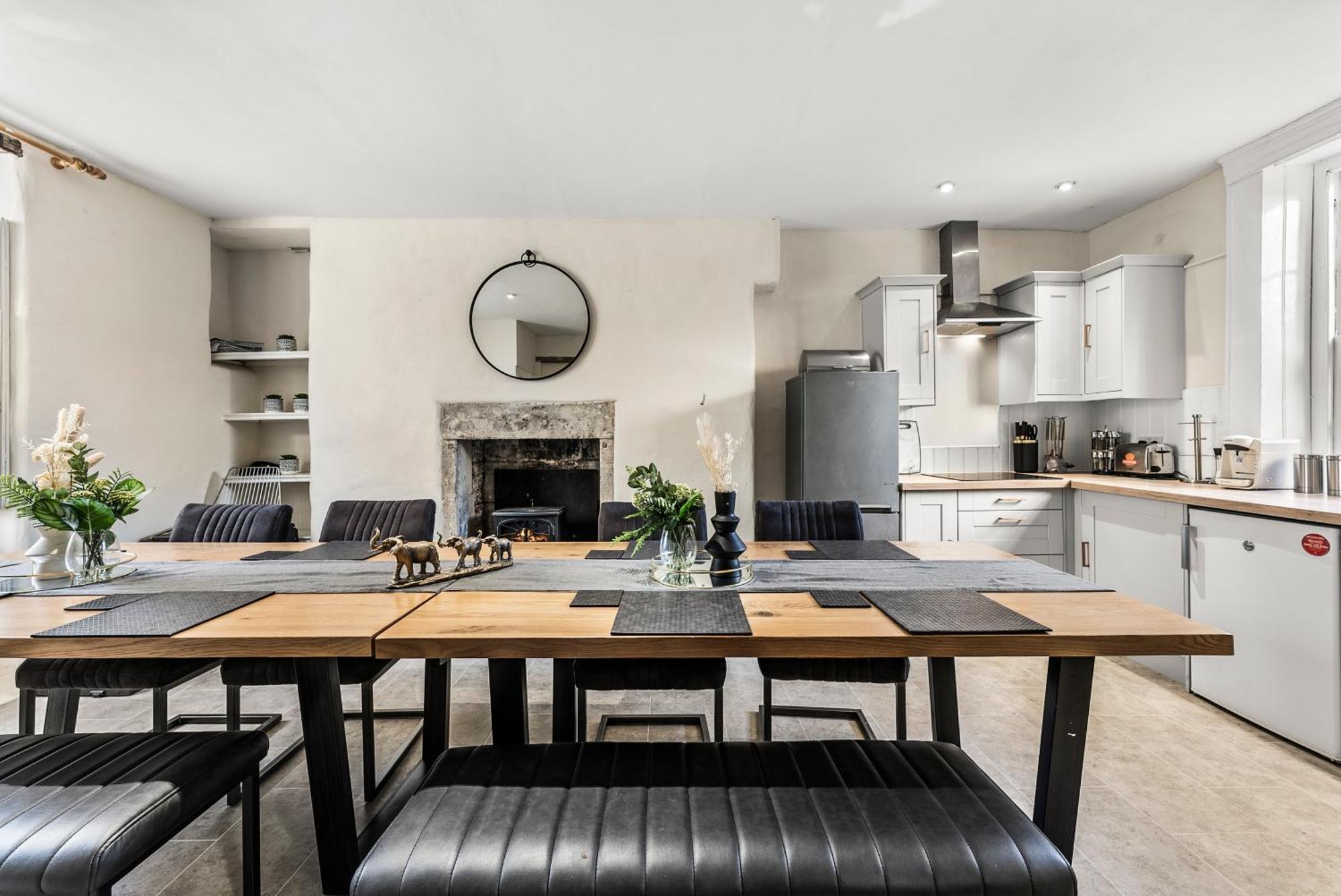 200 Year Old Georgian House In Apartment