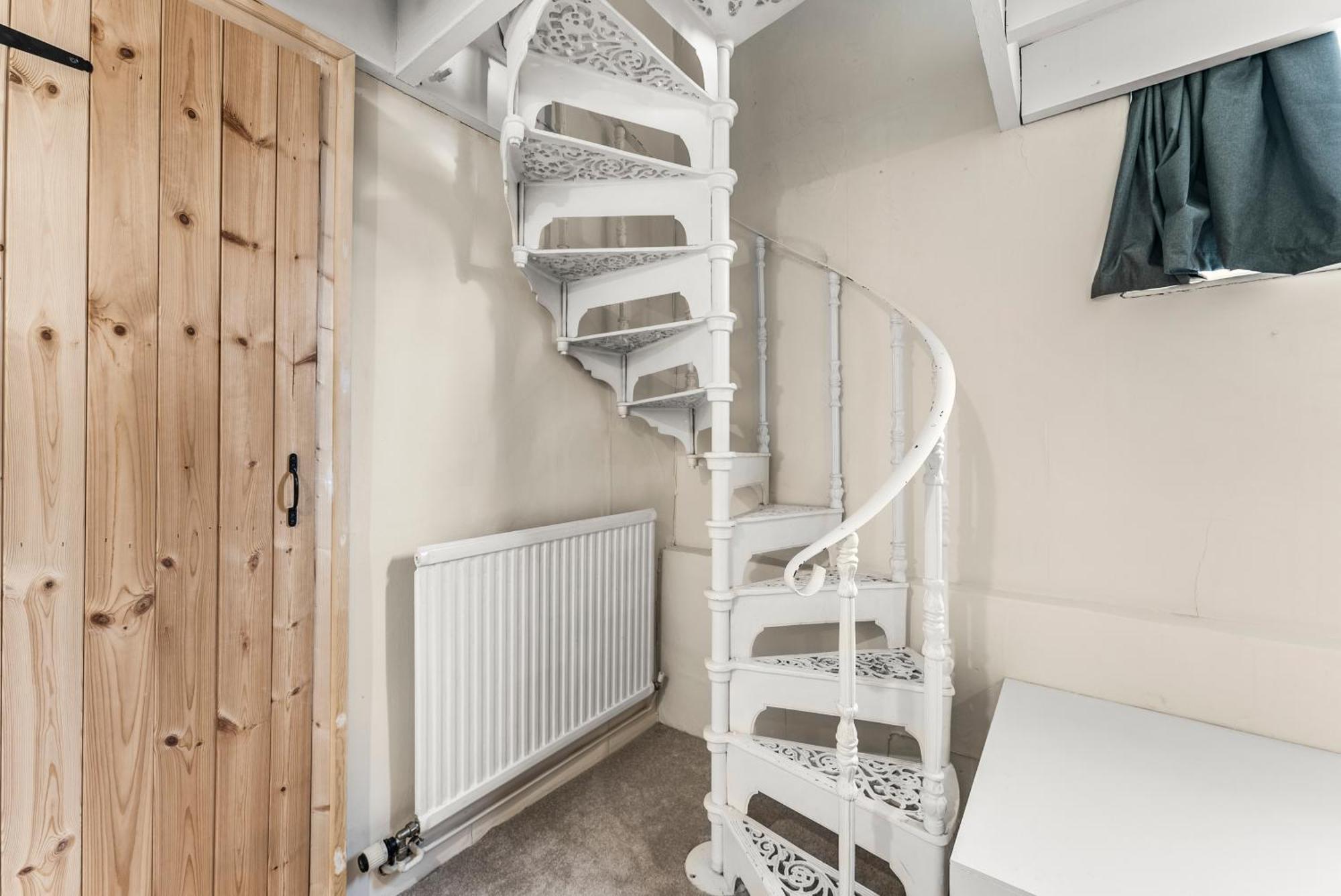 200 Year Old Georgian House In Apartment