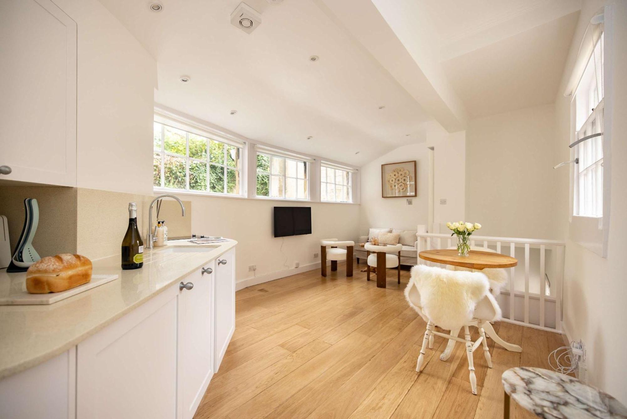 Apartment Charming One-bedroom Retreat In Historic *