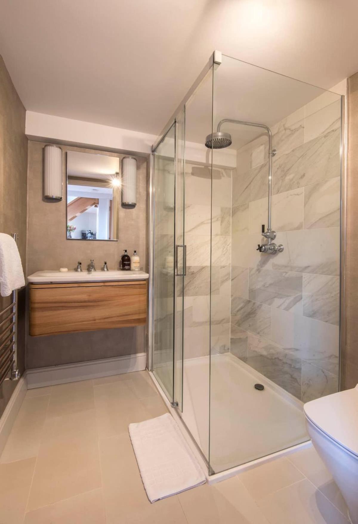 The Old School House - 3 Bed Heart Of Apartment Bath