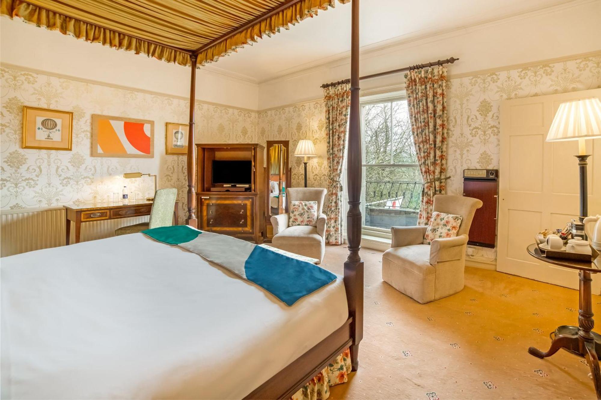 Oyo Bailbrook Lodge, 4* Bath