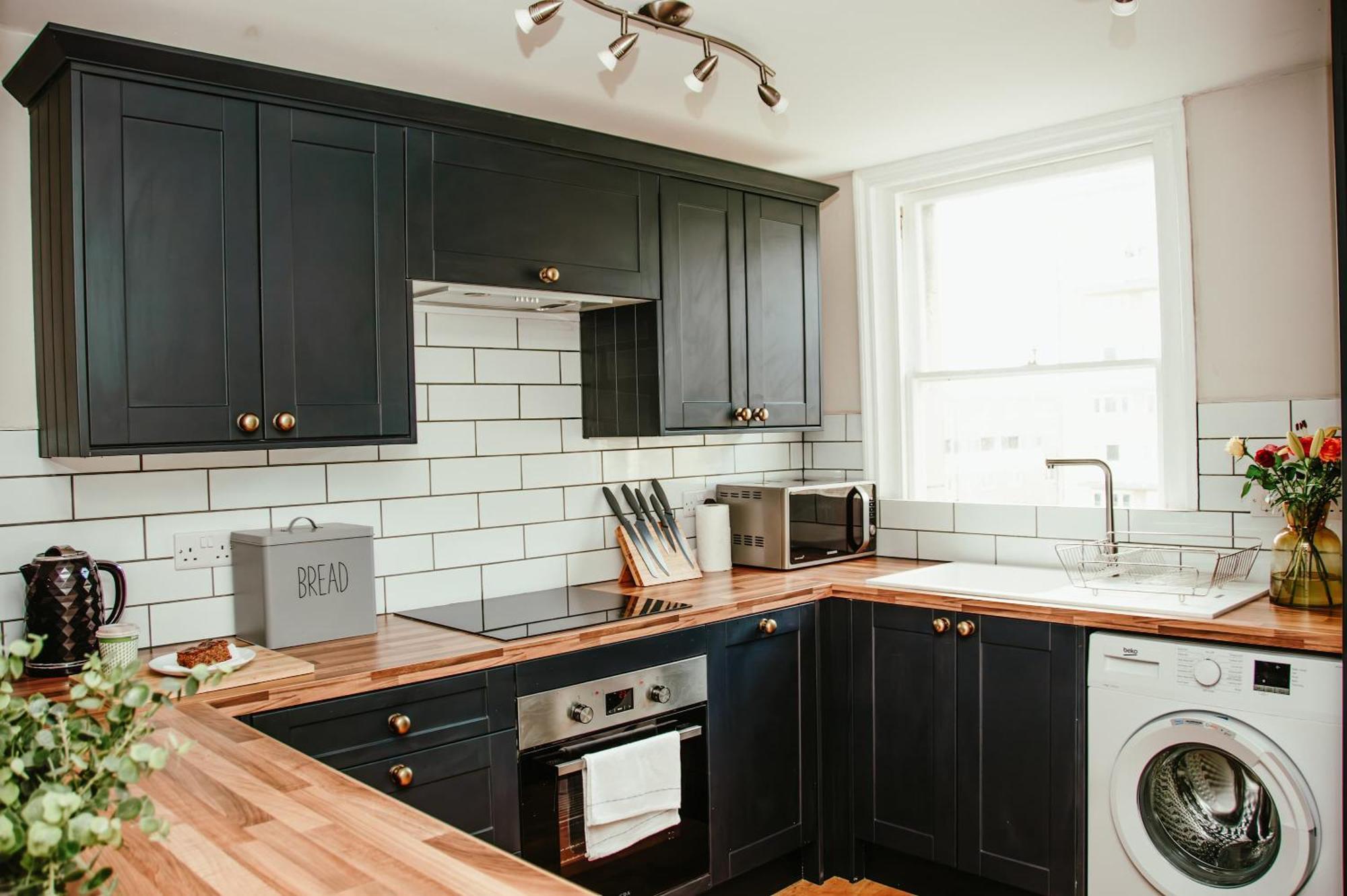 Beautiful Character 3 Bed Centre * Bath