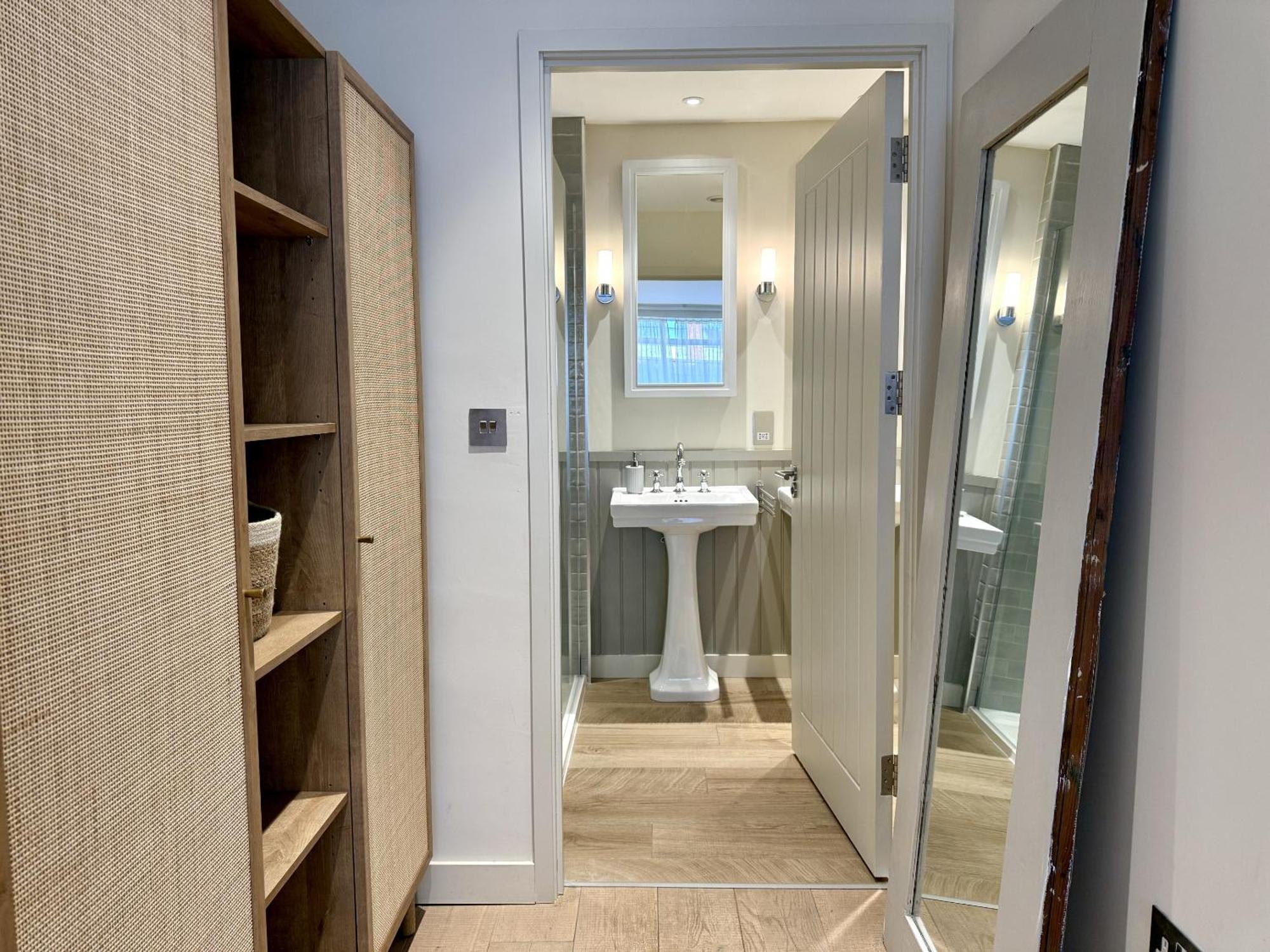 Walcot Yard With Parking, Keys Apartment Bath