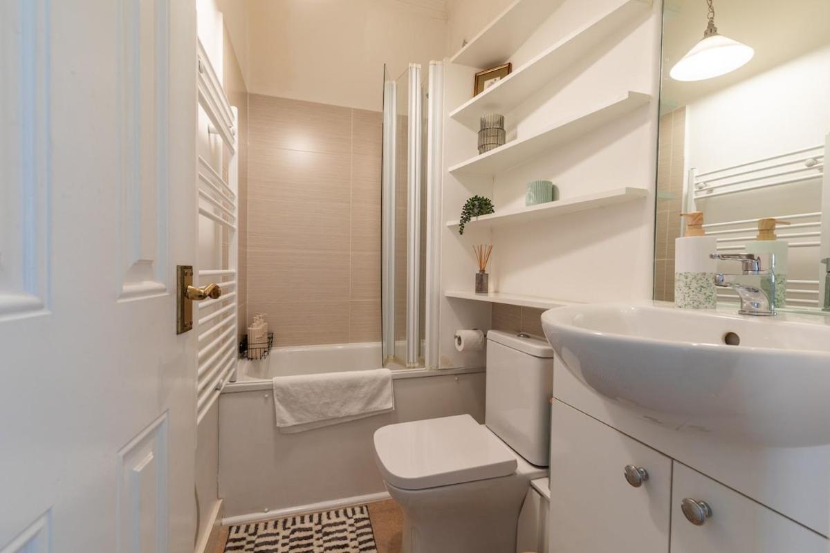 Pierrepont Street - Location - Charming 1-bed Apartment Bath