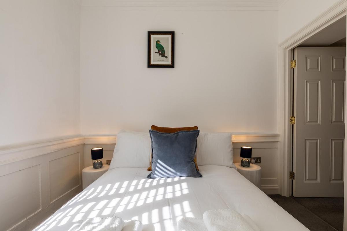 Pierrepont Street - Location - Charming 1-bed Bath
