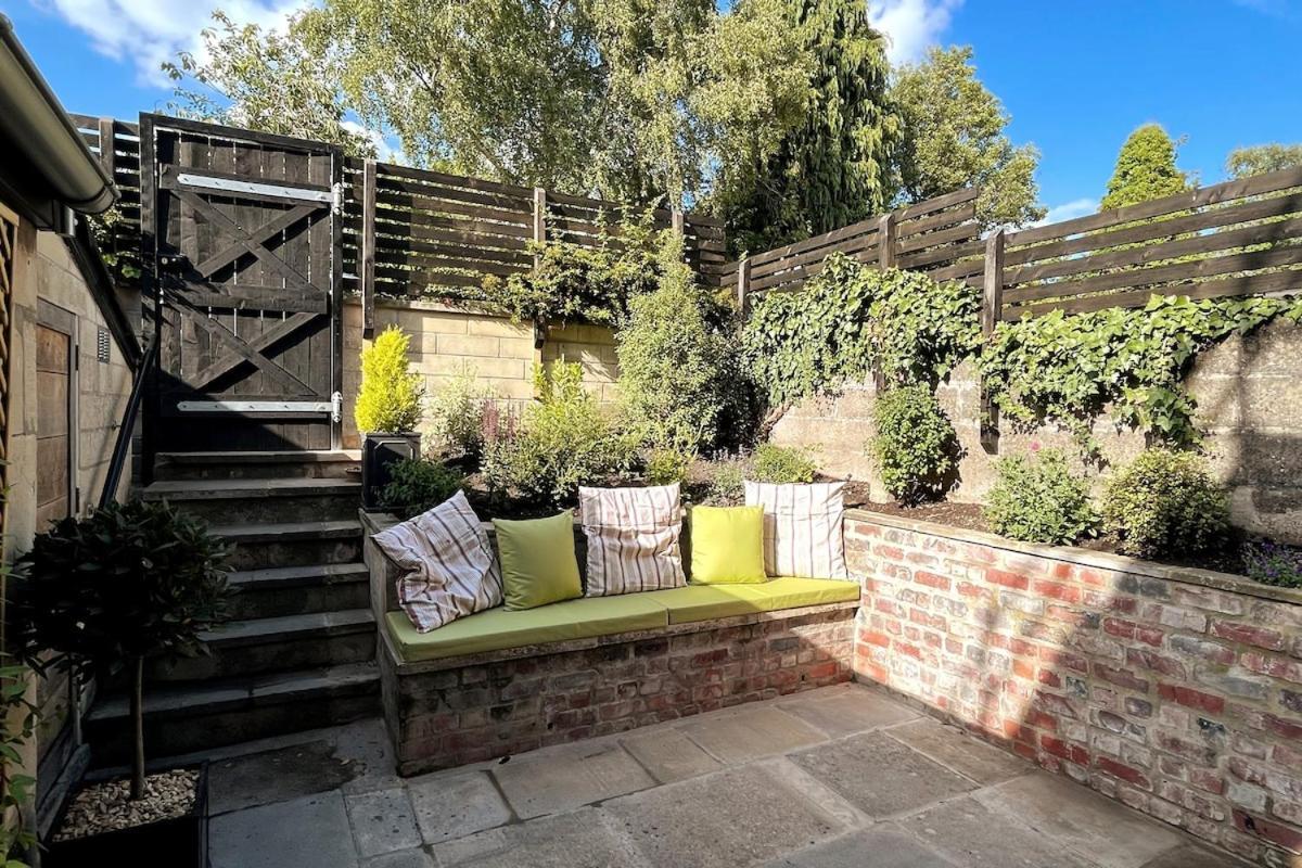 Stunning Town House In Centre- Free Parking! * Bath