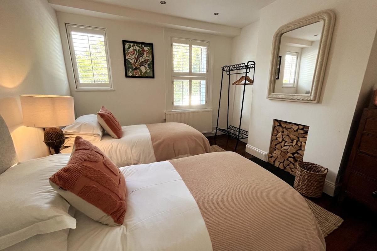 Stunning Town House In Centre- Free Parking! Holiday home *
