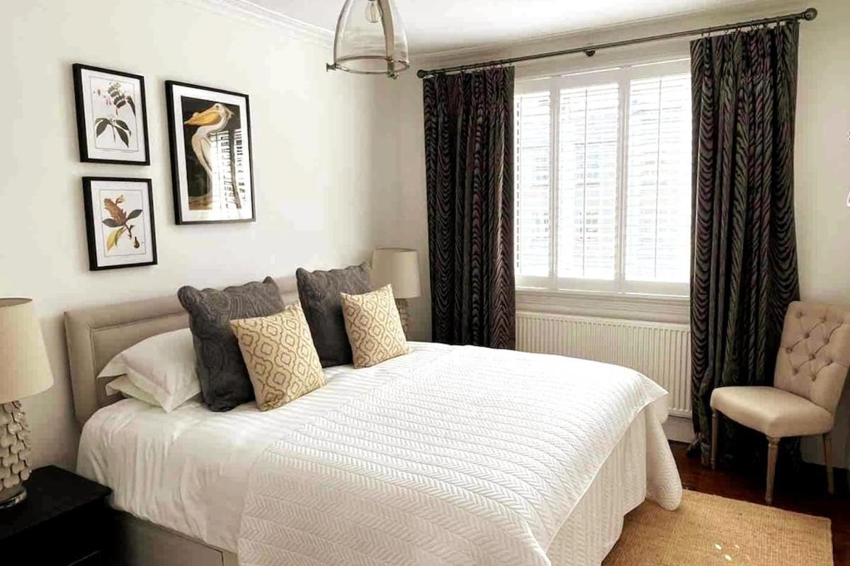 Holiday home Stunning Town House In Centre- Free Parking!
