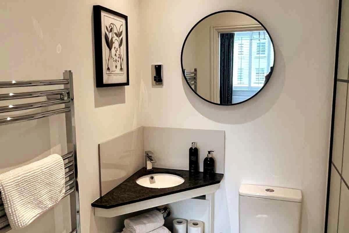 Stunning Town House In Centre- Free Parking! Holiday home *