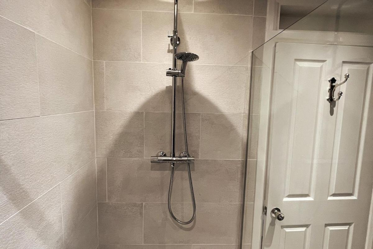 Stunning Town House In Centre- Free Parking! * Bath