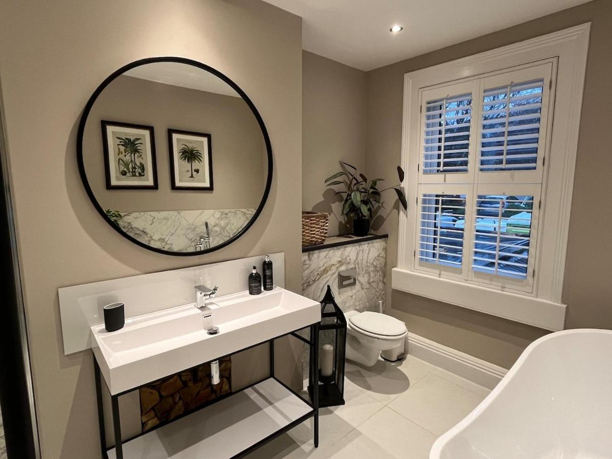 Holiday home Stunning Town House In Centre- Free Parking!
